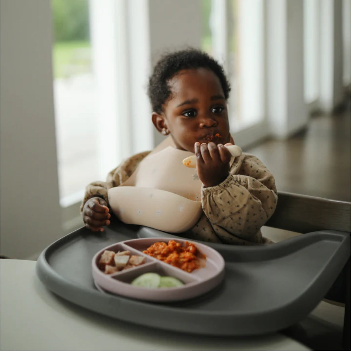 Kit de Colheres Para Bebês Mushie Cambridge Blue e Shifting Sand - Designed for Independent Feeding